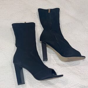 SIMMI LONDON booties size 9